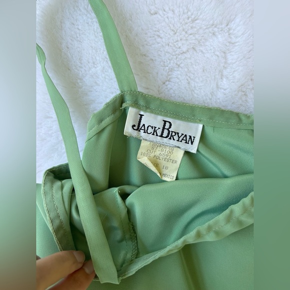 Green Ruffled Tiered Midi Sundress - Picture 2 of 2